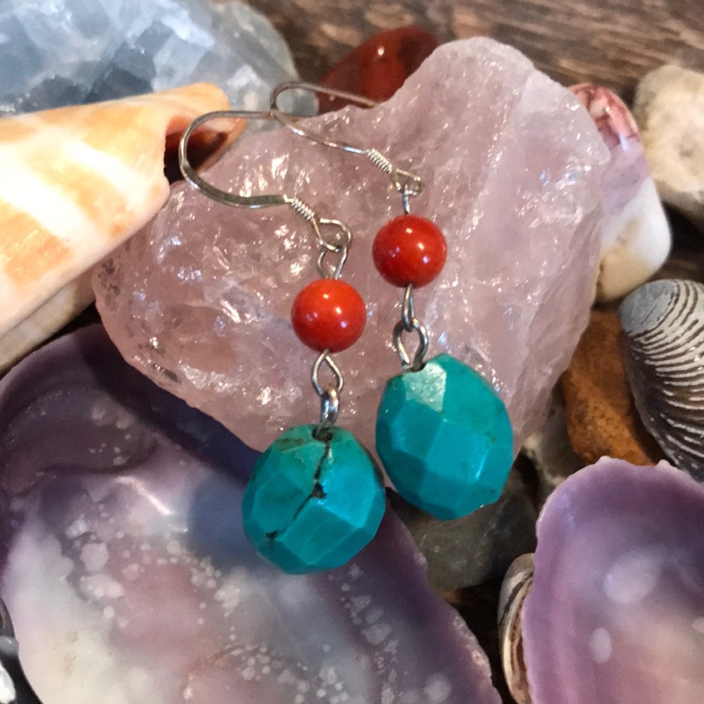 Dangle earrings
